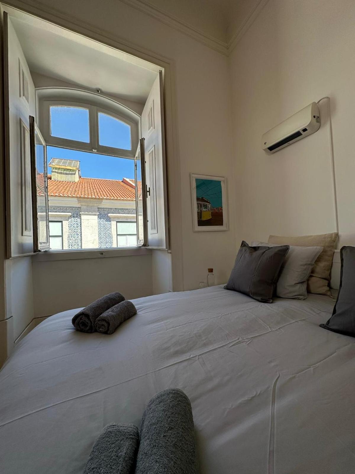 Apartment Deluxe King With Ac With2 Bedrooms Lisboa Kültér fotó